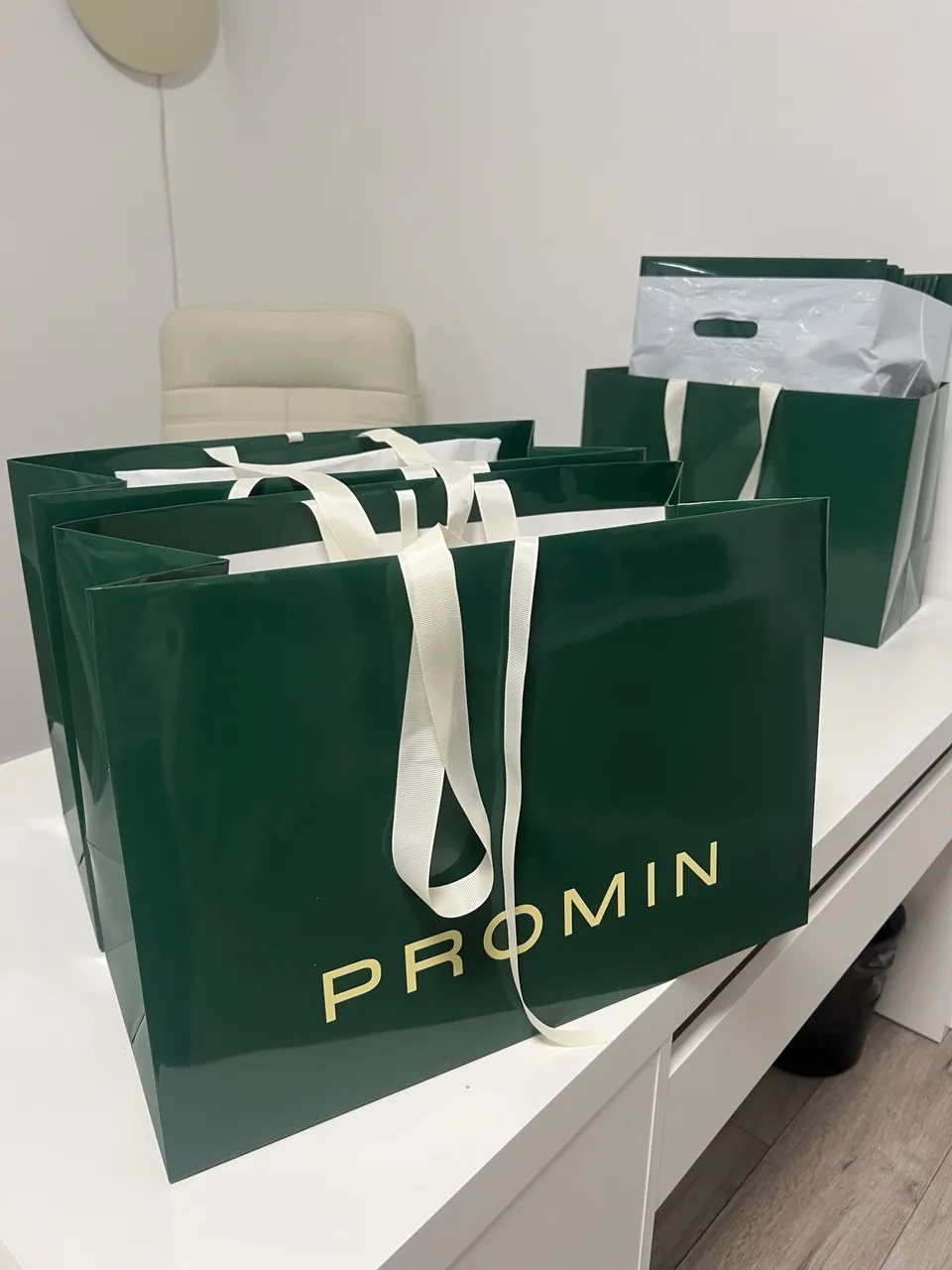 Футболка з круглим коміром