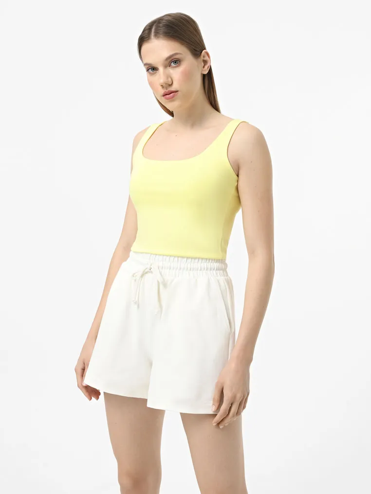 T-shirt with wide brims