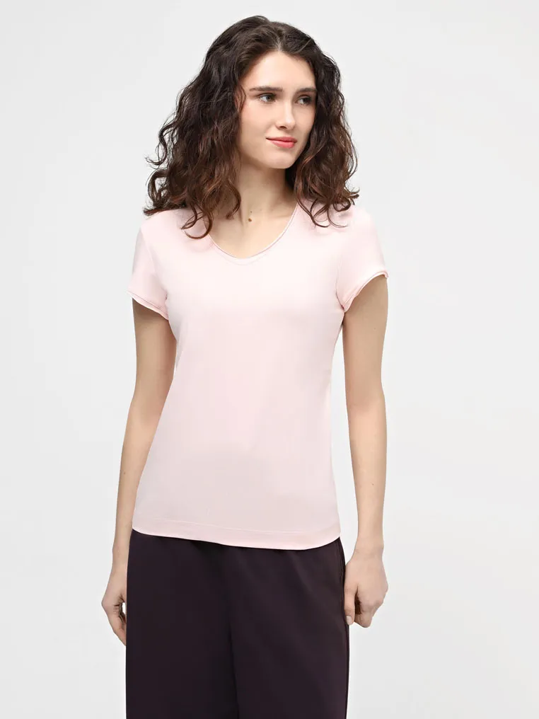 T-shirt with untreated edges
